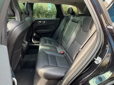 XC60 2.0 T5 Momentum AWD Geartronic