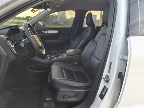 XC 40 2.0 T5 GASOLINA MOMENTUM AWD GEARTRONIC