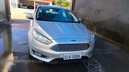 FOCUS 2.0 Titanium Fastback 16V