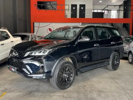 HILUX SW4 - 2.8 D-4D TURBO SRX 7L 4X4 AUTOMÁTICO