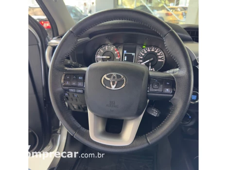 Toyota HILUX 2.8 D-4D TURBO DIESEL CD SRV 4X4 AUTOMÁTICO 4 portas