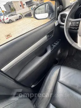 Toyota Hilux SRV CD 4x4 Diesel TDI AT