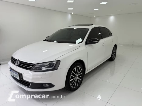 Volkswagen JETTA 2.0 TSI Highline 200cv 4 portas