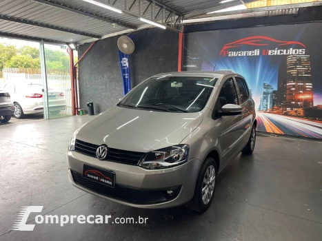 Volkswagen FOX 1.6 MI Comfortline 8V 4 portas