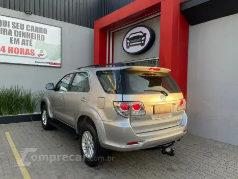HILUX SW4 2.7 SR 7 LUGARES 4X2 16V FLEX 4P AUTOMÁTICO