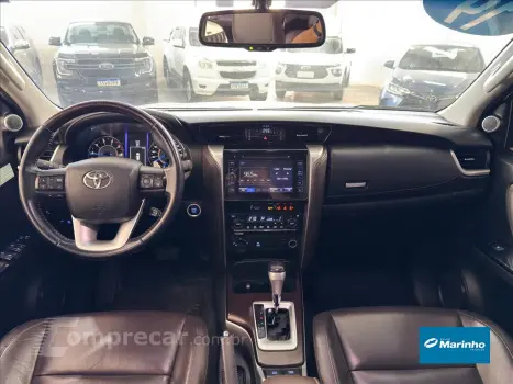 HILUX SW4 2.8 SRX 4X4 7 LUGARES 16V TURBO INTERCO