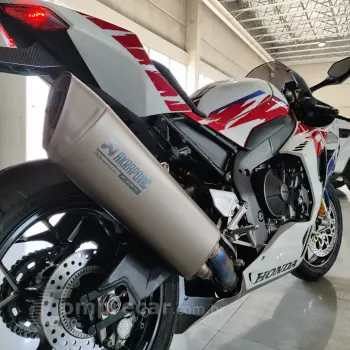 CBR 1000 RR-R FIREBLADE