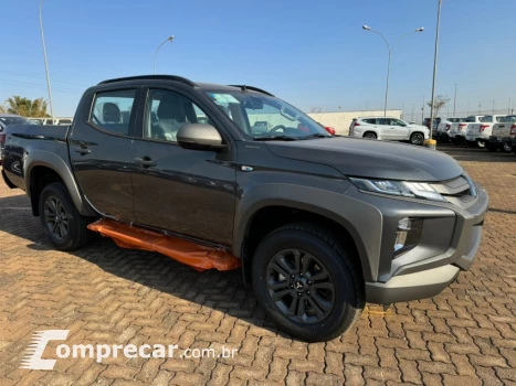 Mitsubishi L200 OUTDOOR 2.4 4X2 CD 16V 4 portas