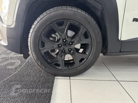 RENEGADE 1.8 16V Night Eagle