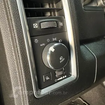 CLASSIC LARAMIE 5.7 CD V8 4X4 Aut.