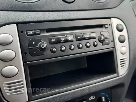 C3 1.4 I Exclusive 8V