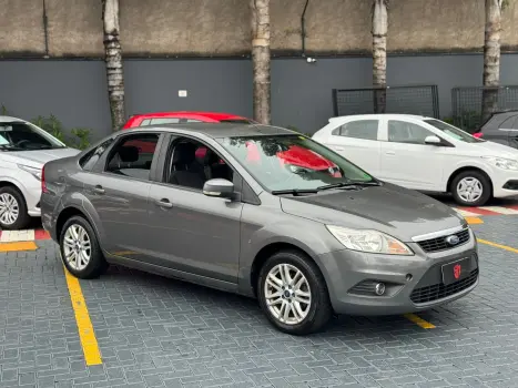 FORD FOCUS 2.0 Sedan 16V 4 portas