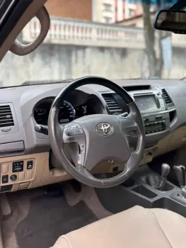 HILUX SW4 3.0 SRV 4X4 7 Lugares 16V Turbo Intercooler