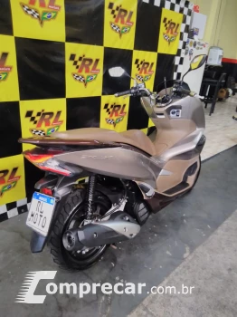 PCX 150 DLX