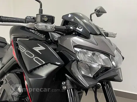 KAWASAKI Z900