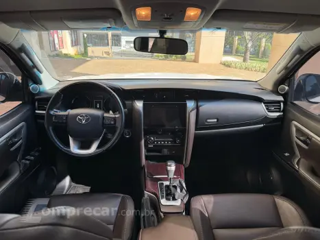 HILUX SW4 2.7 SRV 7 Lugares 4X2 16V