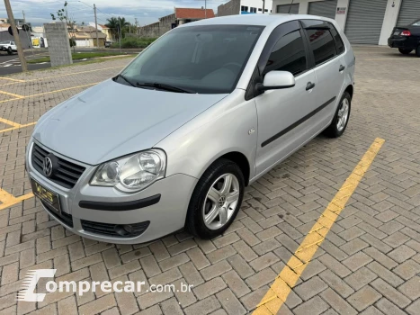 Volkswagen Polo 1.6 4 portas