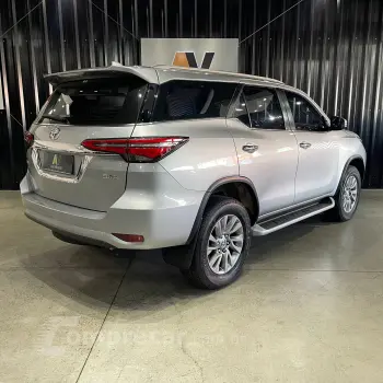 HILUX SW4 2.8 SRX 4X4 7 Lugares 16V Turbo Intercooler