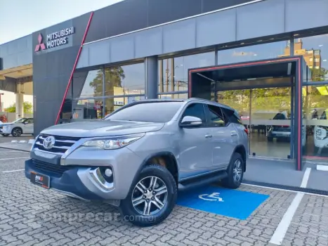 HILUX SW4 2.7 SR 7 Lugares 4X2 16V