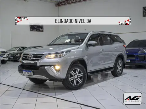 HILUX SW4 2.7 SRV 7 Lugares 4X2 16V