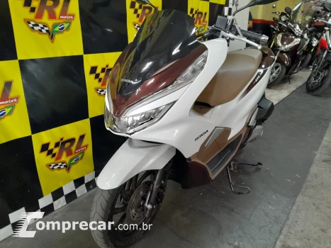 PCX 150 DLX