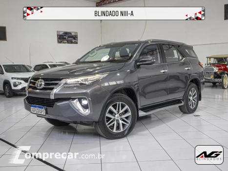 Toyota HILUX 2.8 SRX 4X4 CD 16V 4 portas