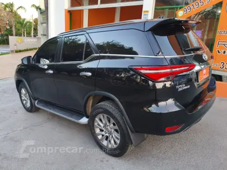 Hilux SW4 2.8 4P SRX 4X4 7 LUGARES TURBO DIESEL AUTOMÁTICO