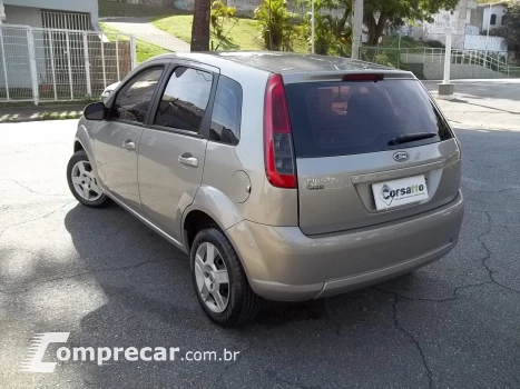 FIESTA 1.6 MPI Class Hatch 8V