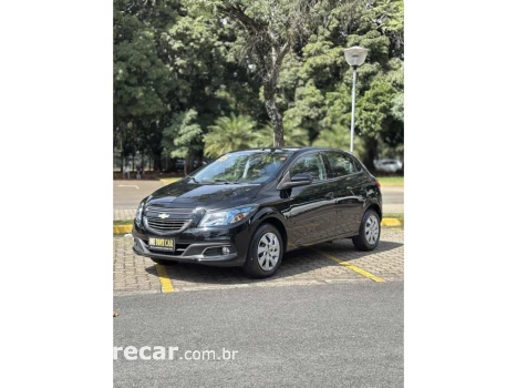 CHEVROLET ONIX 1.4 MPFI LT 8V FLEX 4P MANUAL 4 portas