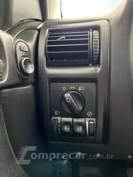 ASTRA 2.0 MPFI Advantage Sedan 8V