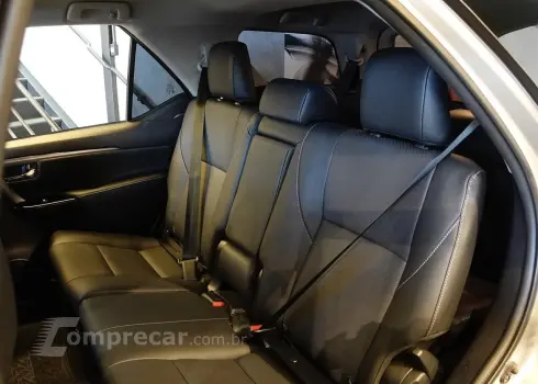 Hilux SW4 2.8 16V 4P SRX PLATINUM 4X4 7 LUGARES TURBO DIESEL