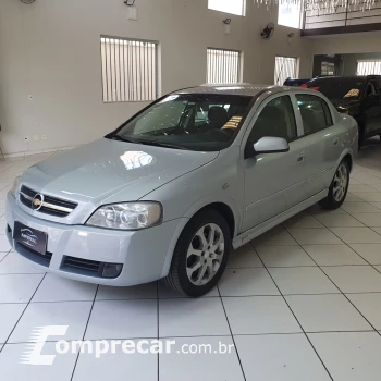 ASTRA 2.0 MPFI Advantage Sedan 8V