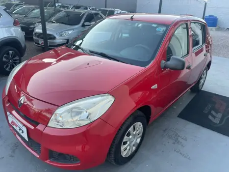 Renault Sandero 1.0 16V 4P FLEX AUTHENTIQUE 5 portas