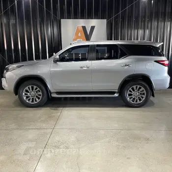 HILUX SW4 2.8 SRX 4X4 7 Lugares 16V Turbo Intercooler