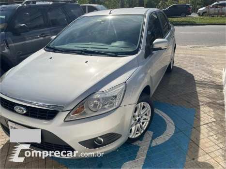 FORD FOCUS 2.0 S Sedan 16V Auto 4 portas