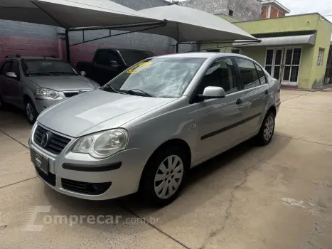 Volkswagen Polo Sedan 1.6 4P FLEX 4 portas