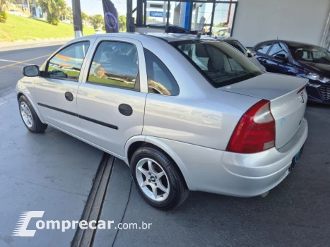 Corsa Sedan 1.0 MPFI 8V 71cv 4p