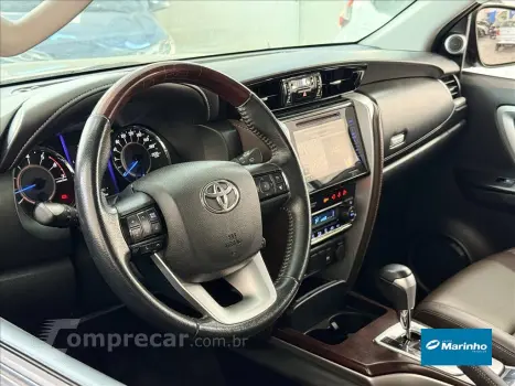 HILUX SW4 2.7 SRV 7 LUGARES 4X2 16V FLEX 4P AUTOM