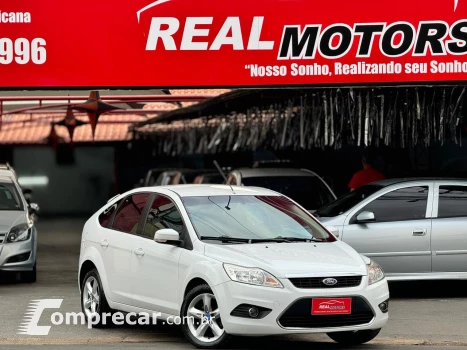 FORD FOCUS 1.6 GLX 8V 4 portas