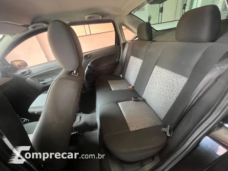 Fiesta Sedan 1.0 8V Flex 4p