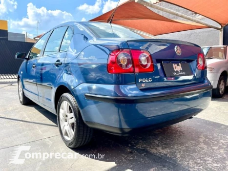 POLO SEDAN - 1.6 MI 8V 4P MANUAL