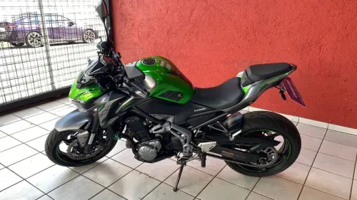 KAWASAKI Z900