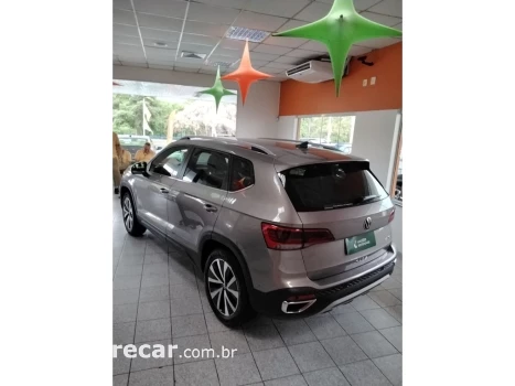 TAOS 1.4 250 TSI TOTAL FLEX HIGHLINE AUTOMÁTICO