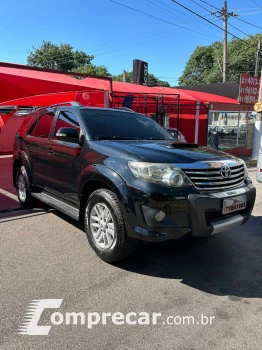 Hilux SW4 3.0 16V 4P SRV 4X4 7 LUGARES TURBO DIESEL AUTOMÁTI