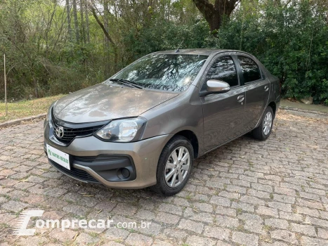 Toyota ETIOS 1.5 X Plus Sedan 16V 4 portas