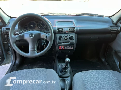 CORSA 1.6 MPFI Classic Sedan 8V