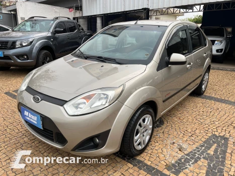 FORD FIESTA 1.6 MPI Class Sedan 8V 4 portas