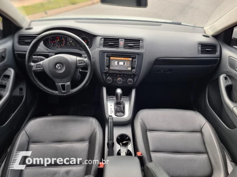 Jetta 2.0 Comfortline Tiptronic (Flex)