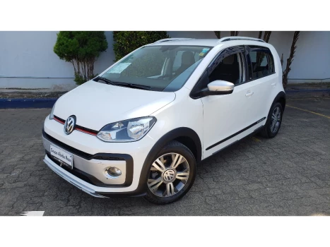 Volkswagen UP 1.0 CROSS TSI TOTAL 12V 5P FLEX 4 portas