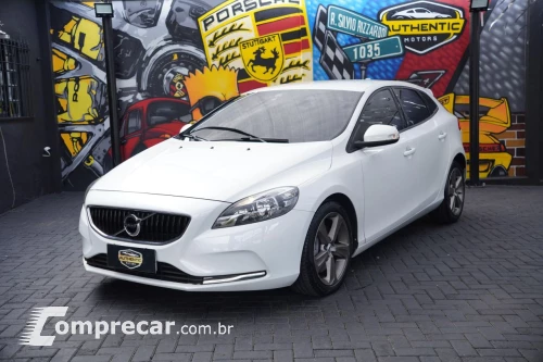 V40 T-4 KINETIC 2.0 Aut.